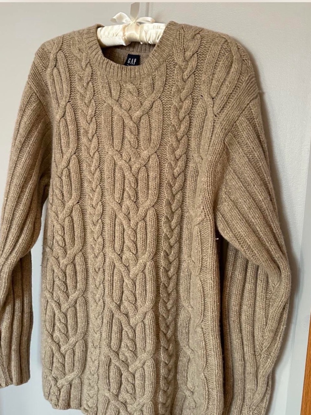 GAP  Cable Knit Sweater in Taupe